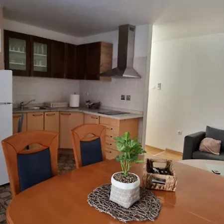 Apartmaji Medved, Brezplacno Parkiranje Ljubljana Exterior photo