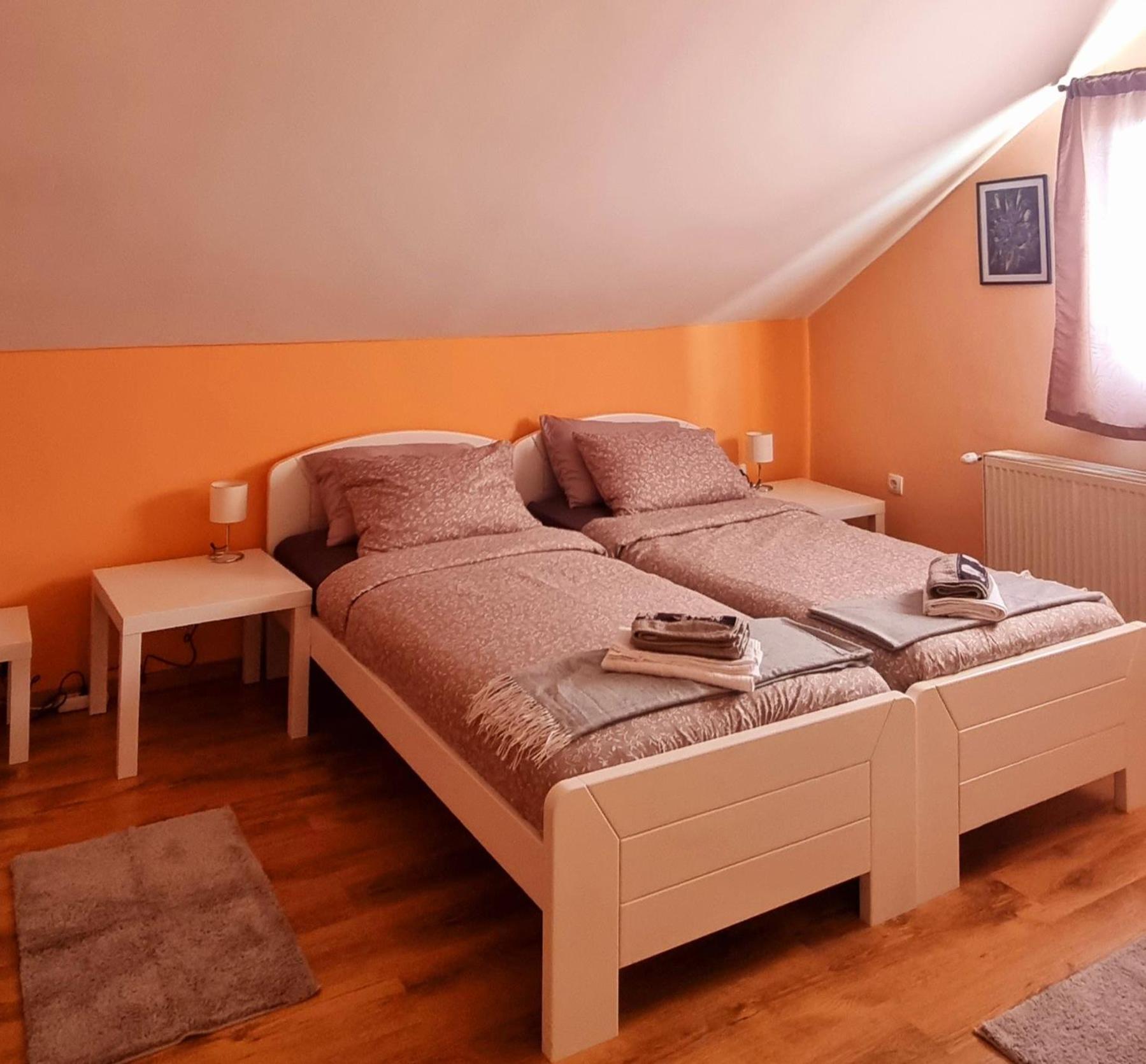 Apartmaji Medved, Brezplacno Parkiranje Apartment *